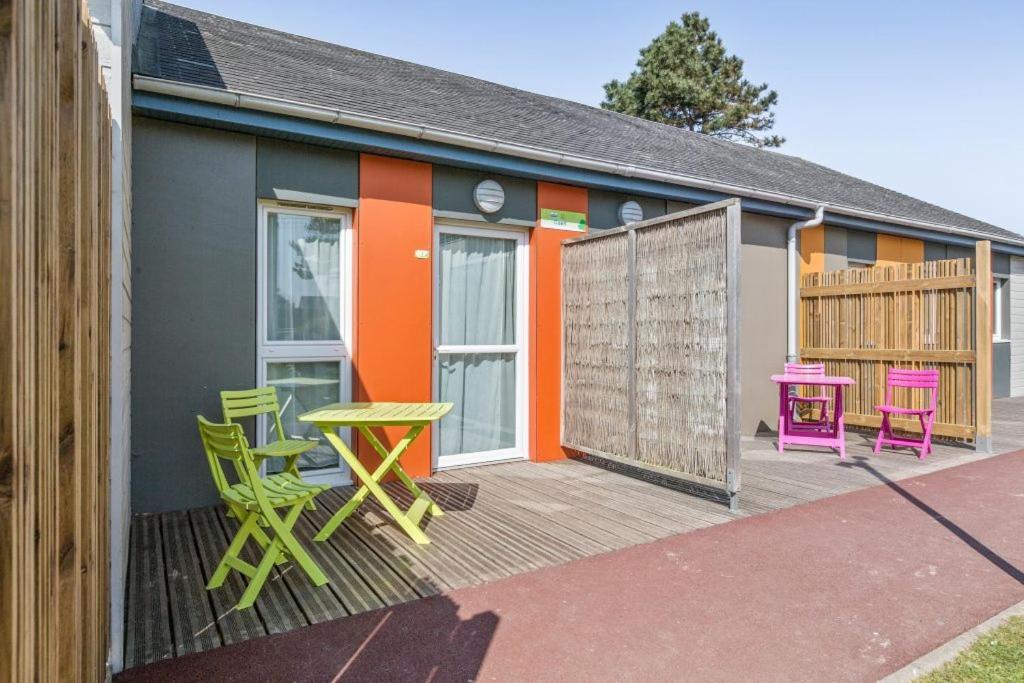Les Tourelles Village De Vacances 아스넬레스 외부 사진