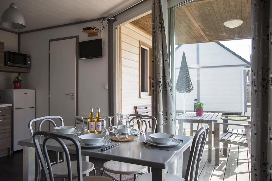 Les Tourelles Village De Vacances 아스넬레스 외부 사진